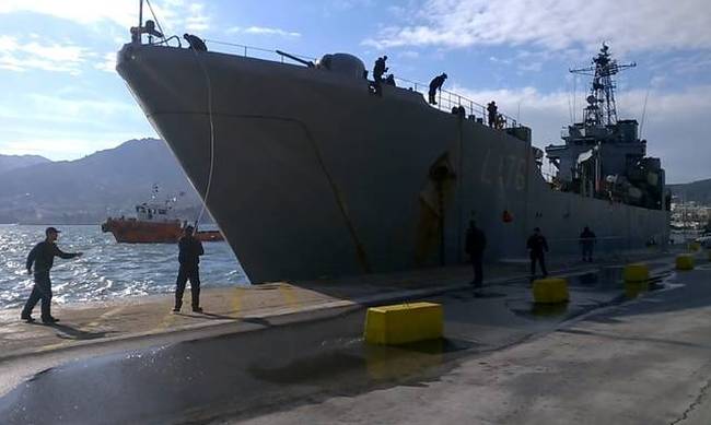 Δήμαρχος Μυτιλήνης κατά κυβέρνησης: «Φέρατε μόνοι σας το πλοίο και κάνετε το λιμάνι πάλι καταυλισμό»